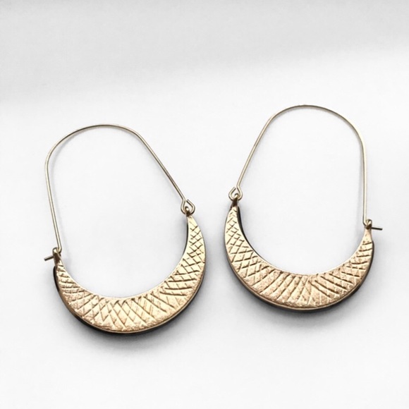 Tortoiseshell Hoop Dangle Chic Statement Earrings - Picture 3 of 7